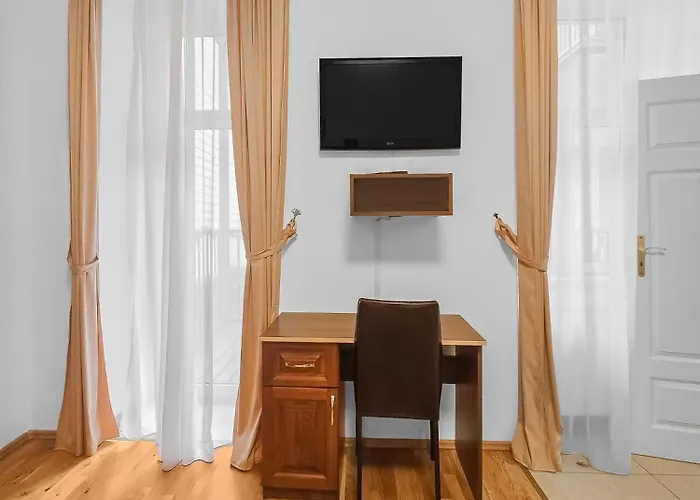 Two-bedroom Balcony Retreat For 4 Near Millennium Tower Apartment Wien